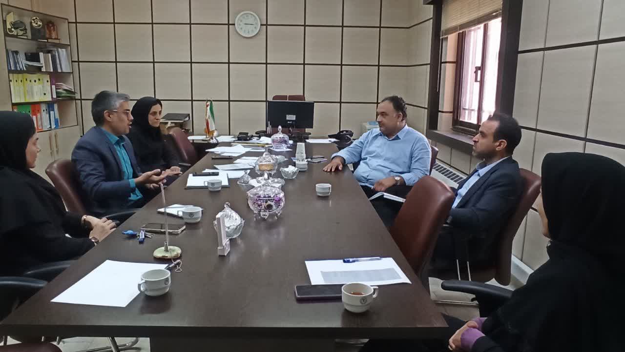 نشست مشترک مدیرعامل شرکت نمد دوین با گروه توسعه فناوری سلامت دانشگاه